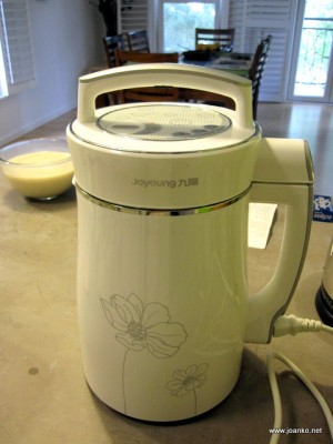 Joyoung soy milk maker